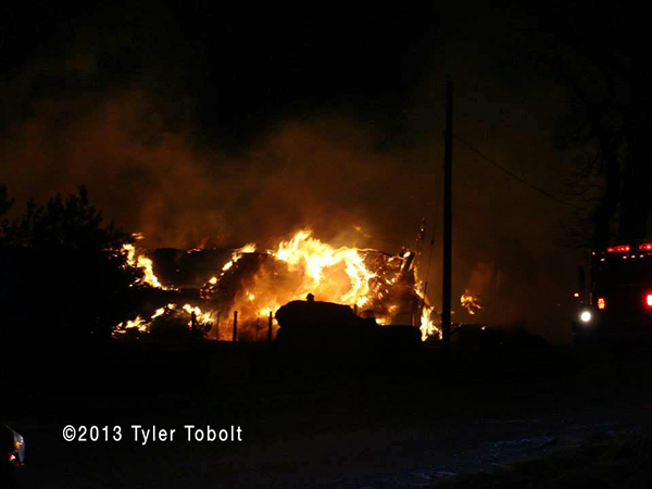 5 Alarm fire destroys Union IL barn at night