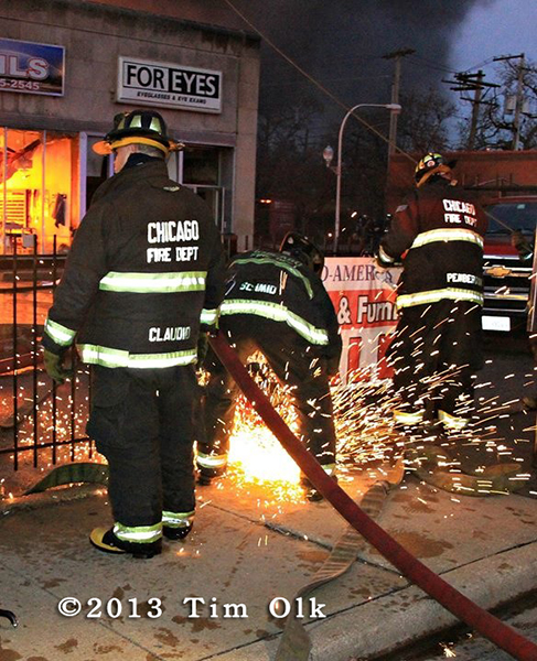 massive 4-11 alarm fire destroys stores on Chicago's north side 