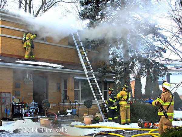 Highland Park IL firemen battle winter house fire 1-15-14
