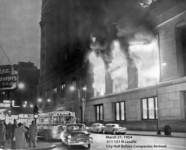 historic fire scene from Chicago in 1952