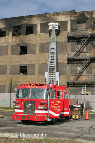 Sutphen tower ladder in Detroit