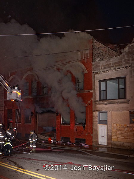 commercial building fire in Chicago