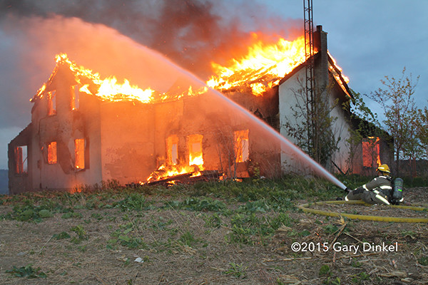vacant house burns in Waterloo Ontario