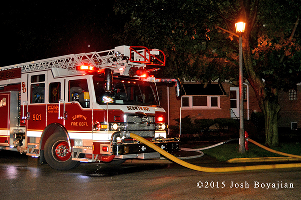 Alley Garage Fire In Berwyn Il June 26 2015 Firescenesnet