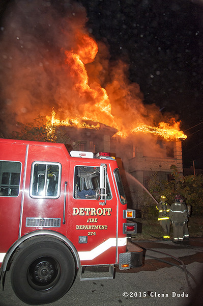 Sutphen tower in Detroit with heavy fire