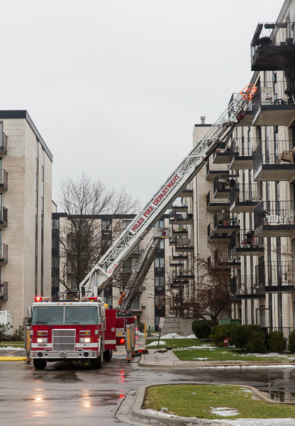 apartment building fire in Niles IL