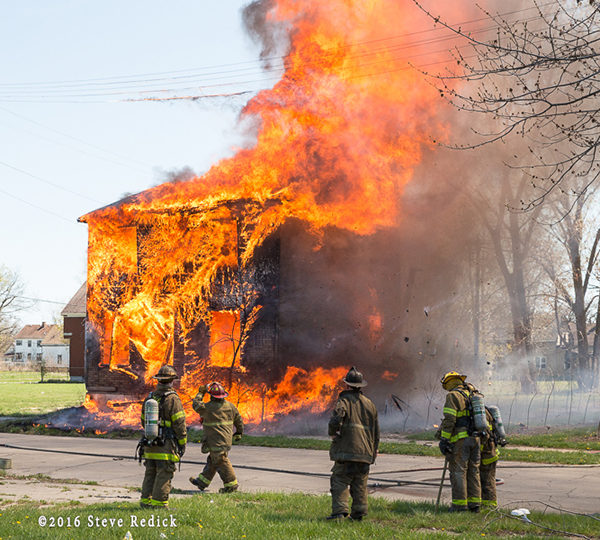 fire destroys Detroit house