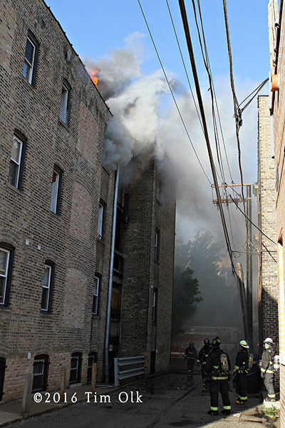 apartment building fire in Chicago