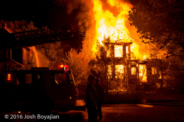 Detroit dwelling fully engulfed in flames