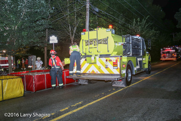 Elk Grove Township FD tender dumps water at fire scene