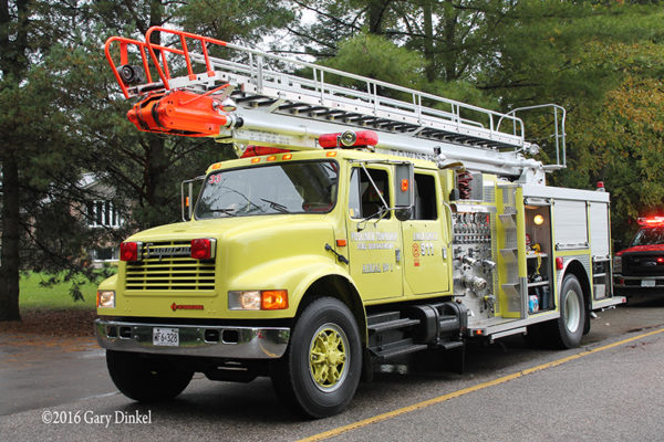Puslinch Fire Rescue fire truck Superior Tele Squrt  