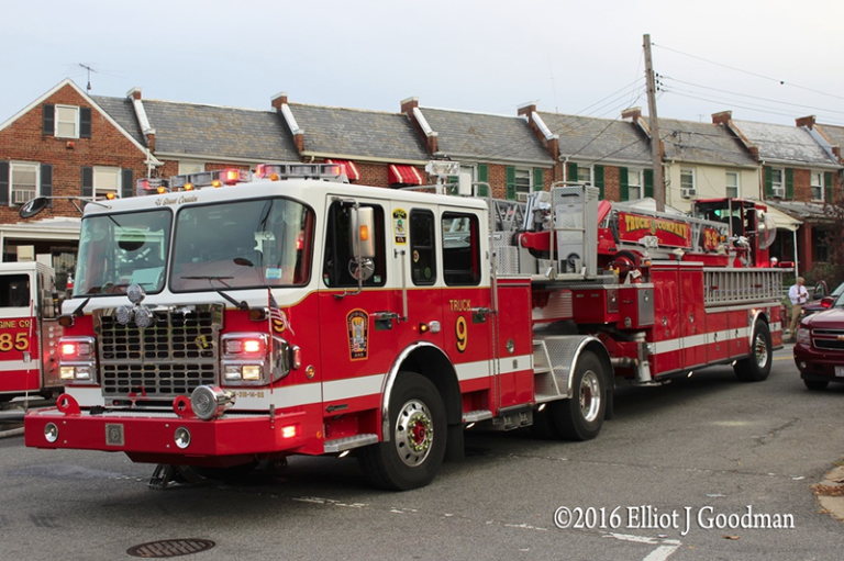 DCFD firefighters at work | FireScenes.Net