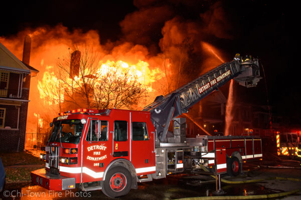 Detroit FD Sutphen tower ladder battles massive fire