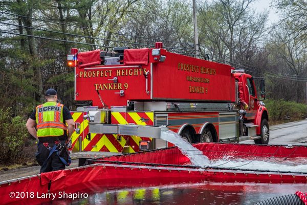 Prospect Heights FPD Tanker 9 dumping water