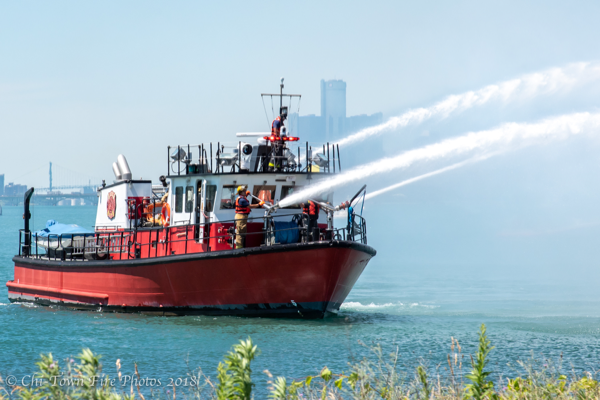 Detroit FD Fire Boat 1 - Engine 16