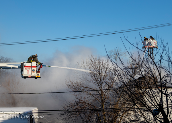 Chicago FD Squad 1A and Tower Ladder 5 working master streams