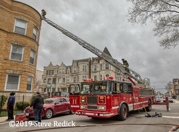 Chicago FD Seagrave aerial at work-edit