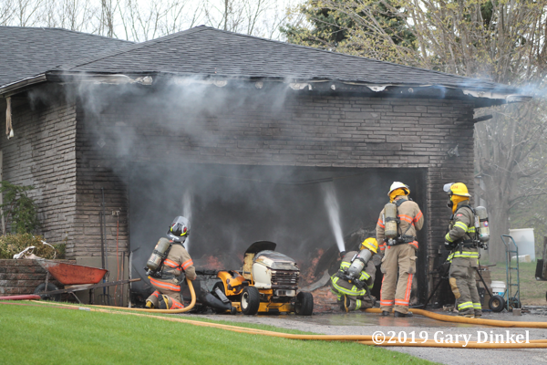 Firefighters in Canada battle garage fire