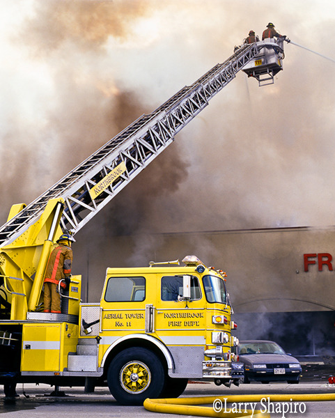 #chicagoareafire.com; #larryshapiro.tumblr.com; #larryshapiro; #shapirophotography.net; #WheelingFD; #FranklinFoodsfire; #FireTruck; #massivesmoke; #flames; #Sutphen; #NorthbrookFD;