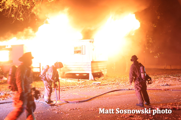 #firescenes.net; #FlintFD; #MattSosnowski; #trailerfire; #mobilehome; #fire; #flames; #firefighters;